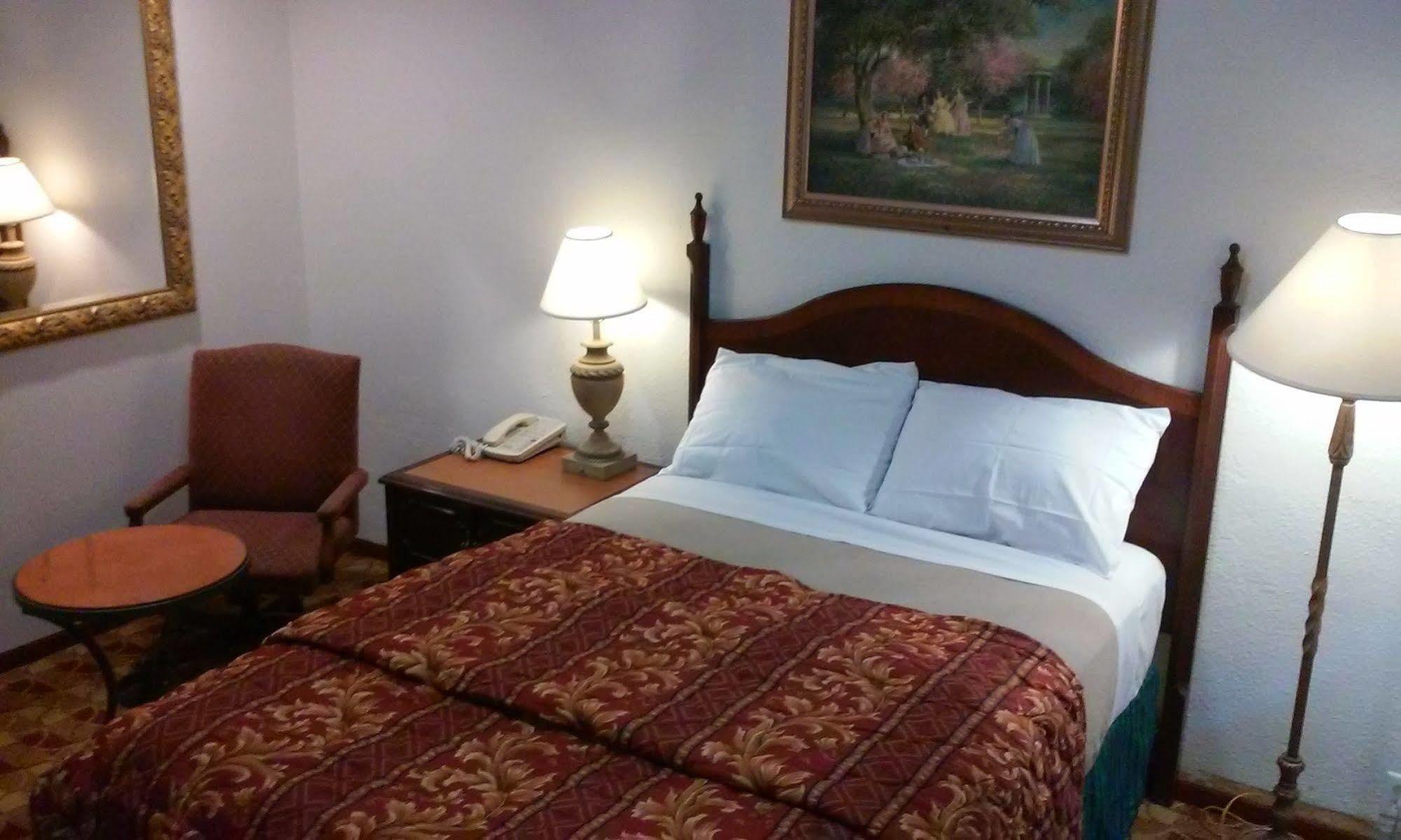 Economy Inn Пасо Роблес Екстериор снимка